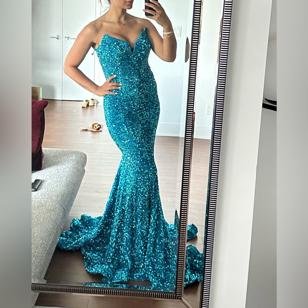 new with tag sequin evening gown